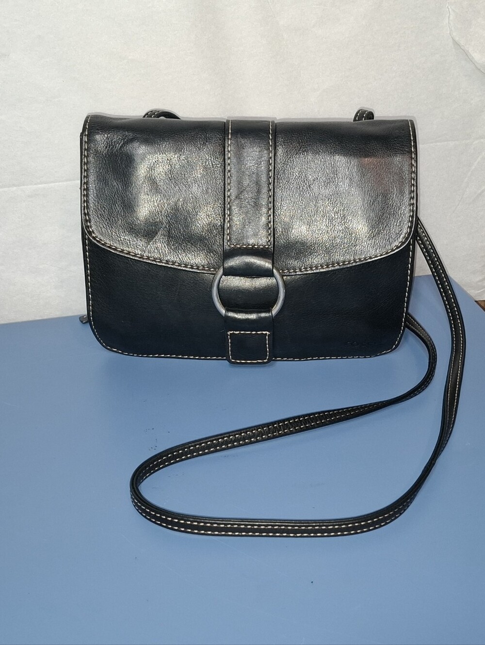 Vintage Fossil Black Leather Crossbody with Ring Detail- EUC - Picture 6 of 10